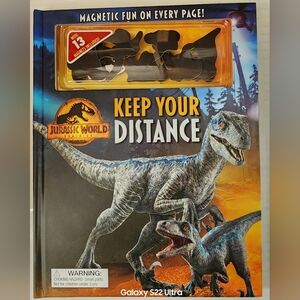 Jurassic World Keep Your Distance magnetic book
